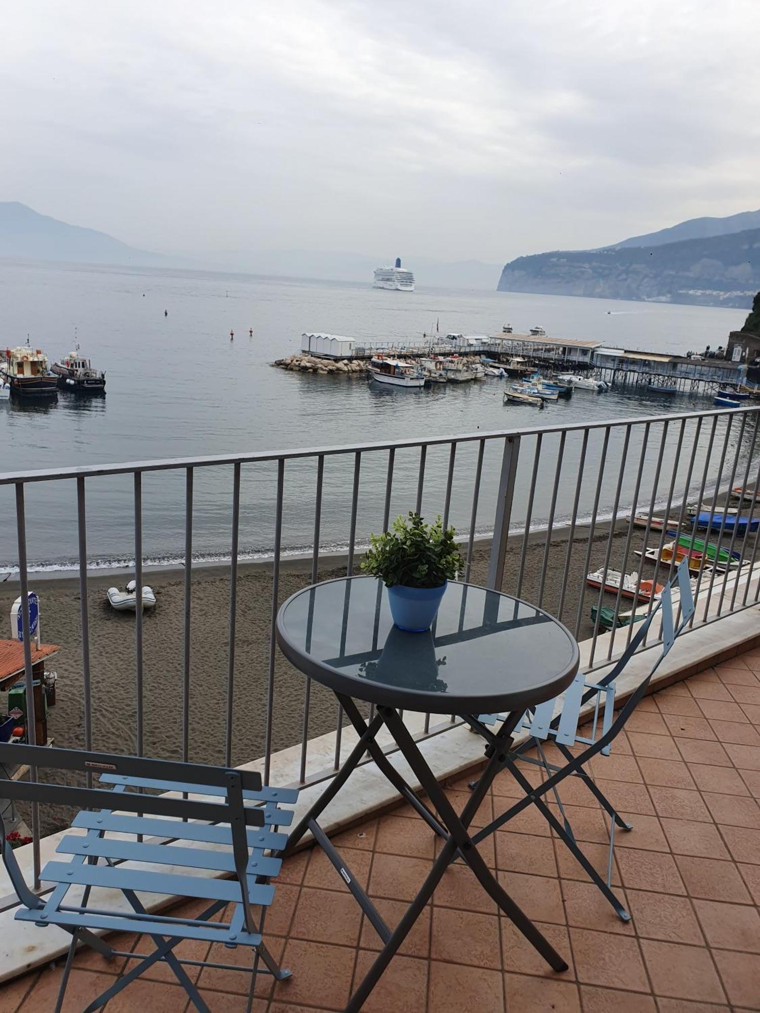 Апартаменты Sea View Casa Anna Сорренто Экстерьер фото